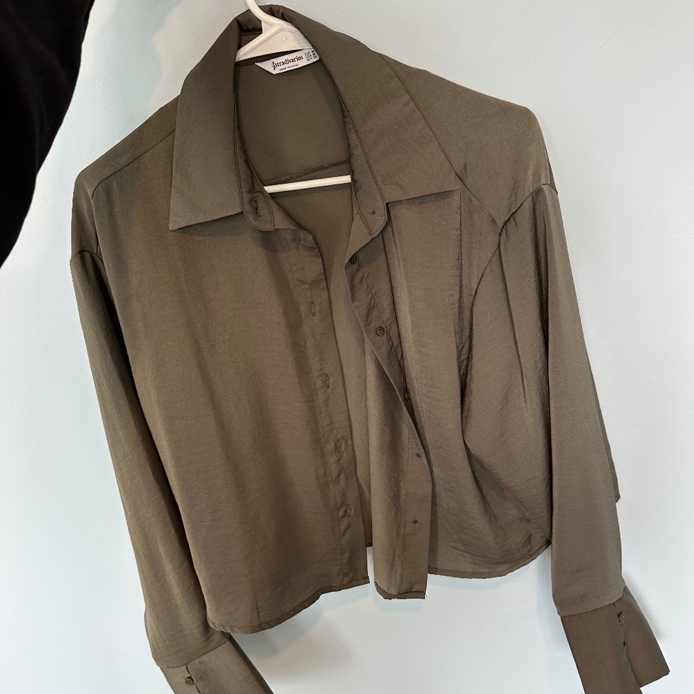 Stradivarius cropped army green blouse